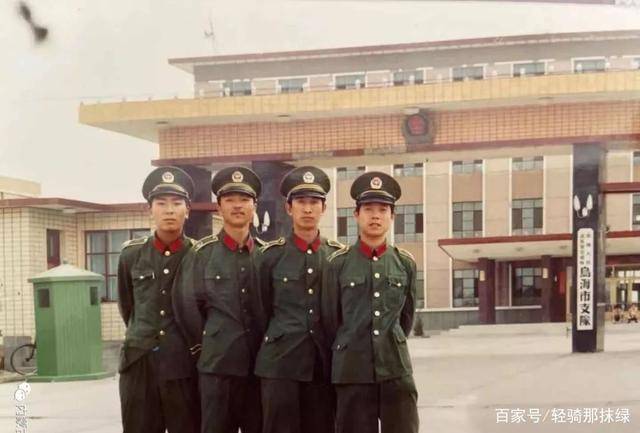 1995年武警军装的独特魅力与变迁，1995年武警军装的魅力与变迁回顾
