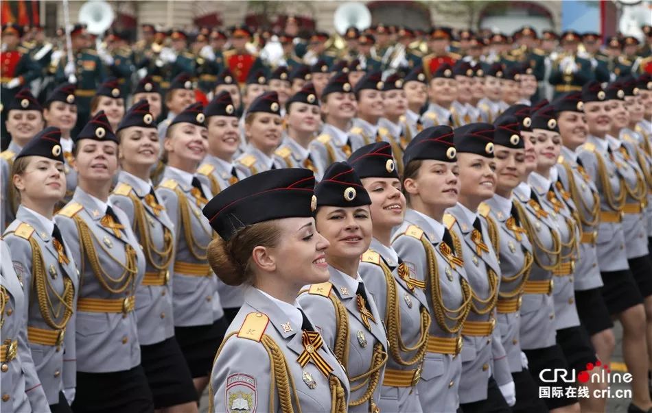 俄罗斯女兵仪仗队阅兵视频,展现力量与荣耀,俄罗斯女兵仪仗队阅兵,力量与荣耀的展现