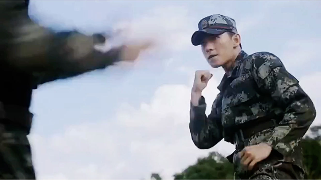 二次入伍遭遇老兵欺负,挑战与成长,二次入伍面临挑战,老兵欺负与成长之路