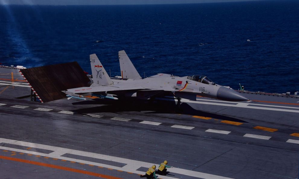 歼-15战斗机,背后的发明者与英雄,歼-15战斗机背后的发明者与英雄传奇