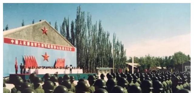 钟军长与二十一集团军,时代的领航者,钟军长与二十一集团军,时代的领航先锋