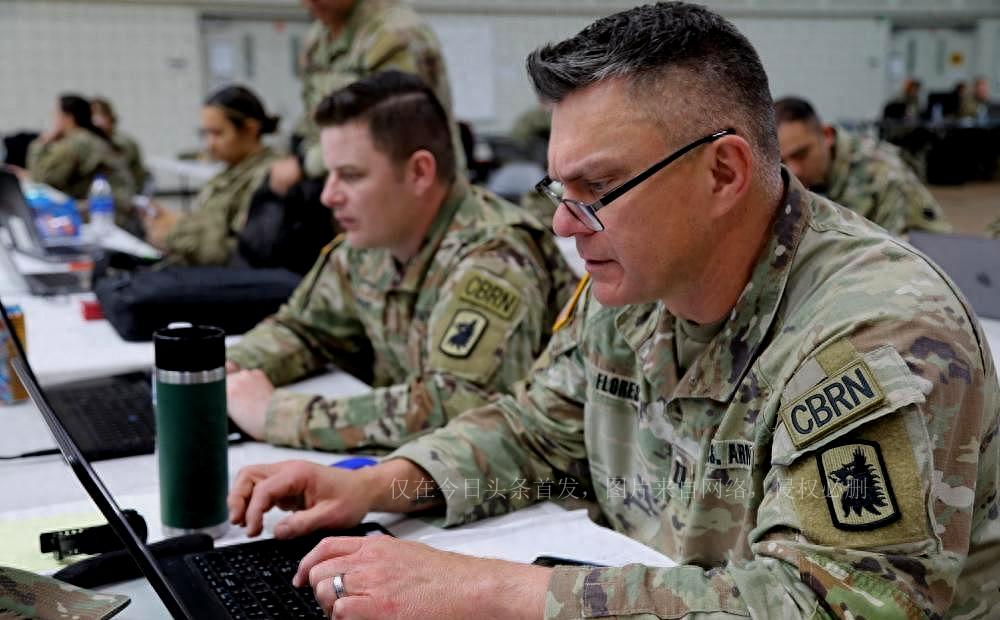 揭秘A-10战机,空中战神的力量与传奇,揭秘A-10战机,战神之力的传奇与力量展现