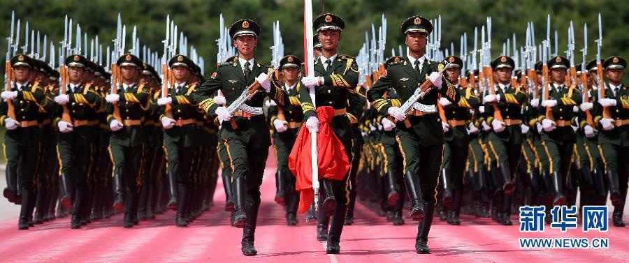 观看2015年阅兵升旗仪式完整视频，庄严神圣的仪式展现国家力量，庄严展现国家力量，观看阅兵升旗仪式完整视频回顾 2015年盛况