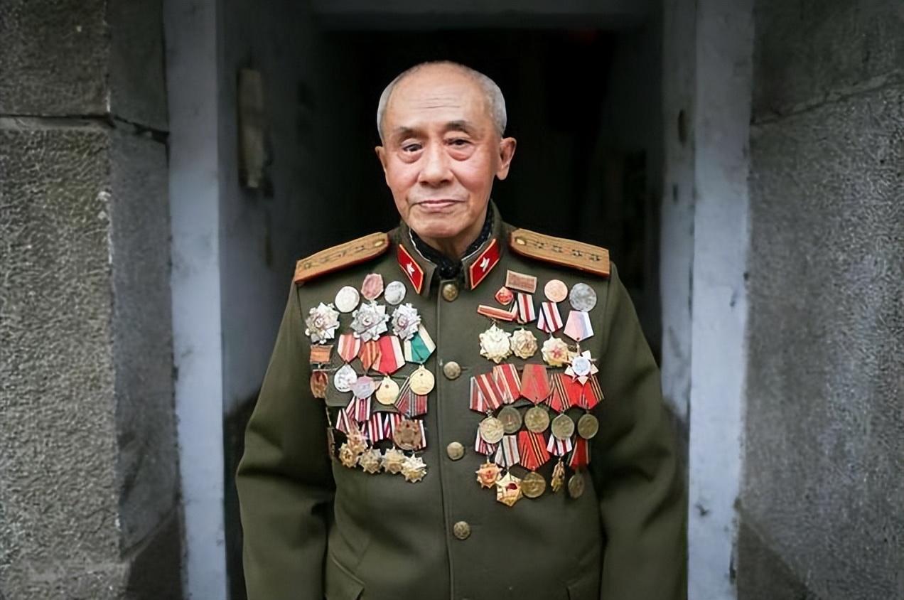 集体一等功与个人勋章的荣誉交织,集体一等功与个人勋章,荣誉交织的荣光时刻