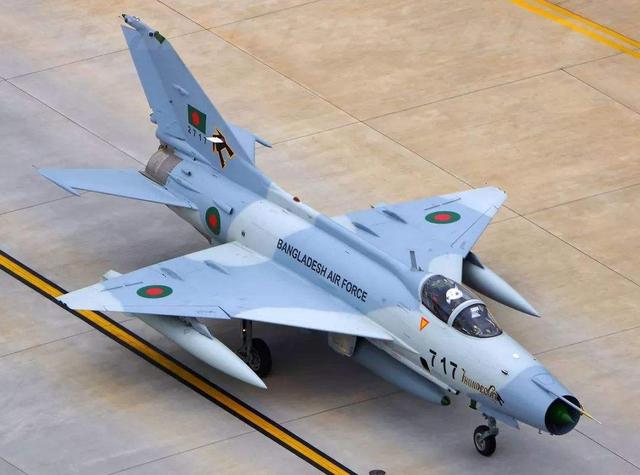 F5战斗机与米格21,空中巨人的对比之旅,F5战斗机与米格21,空中巨人对比揭秘