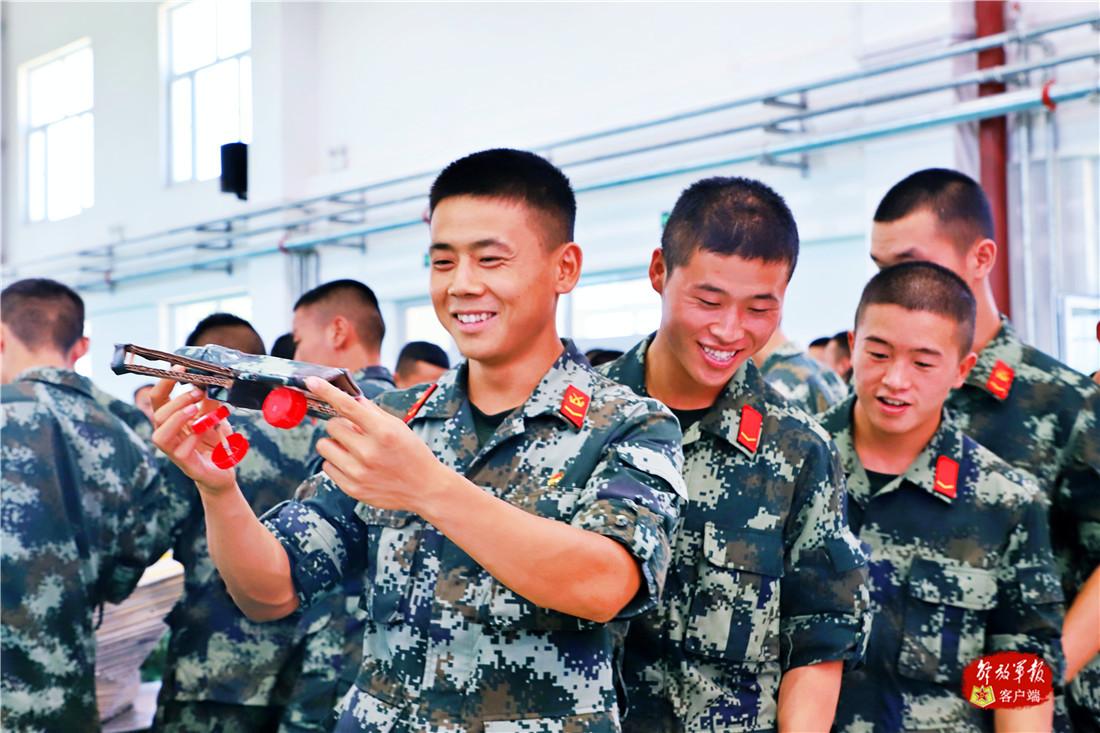 中国三艘航母名字及寓意,彰显国家力量与海洋梦想,中国三艘航母命名背后的国家力量与海洋梦想寓意