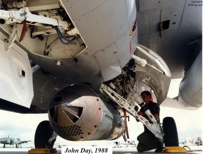 强5攻击机的机炮位置,历史与技术的深度解析,强5攻击机机炮位置及历史技术深度解析