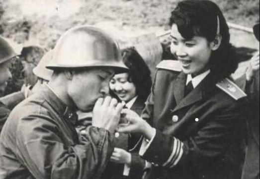 越南反击战中的中国女兵照片,历史的见证与时代的印记,中国女兵在越南反击战中的历史见证与时代印记