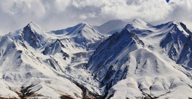 昆仑山简介,神秘之源的百科全书解读,昆仑山,神秘之源的全方位解读简介