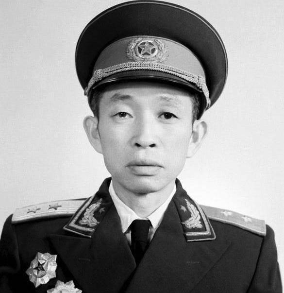 少将丁晓兵的妻子,一位背后的英雄,少将丁晓兵妻子,背后的英雄女性