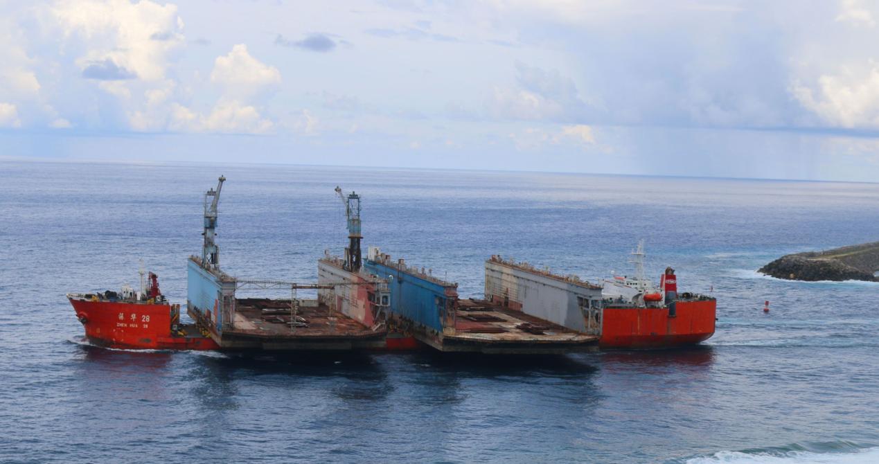 浮船坞与半潜船的区别,浮船坞与半潜船的差异解析