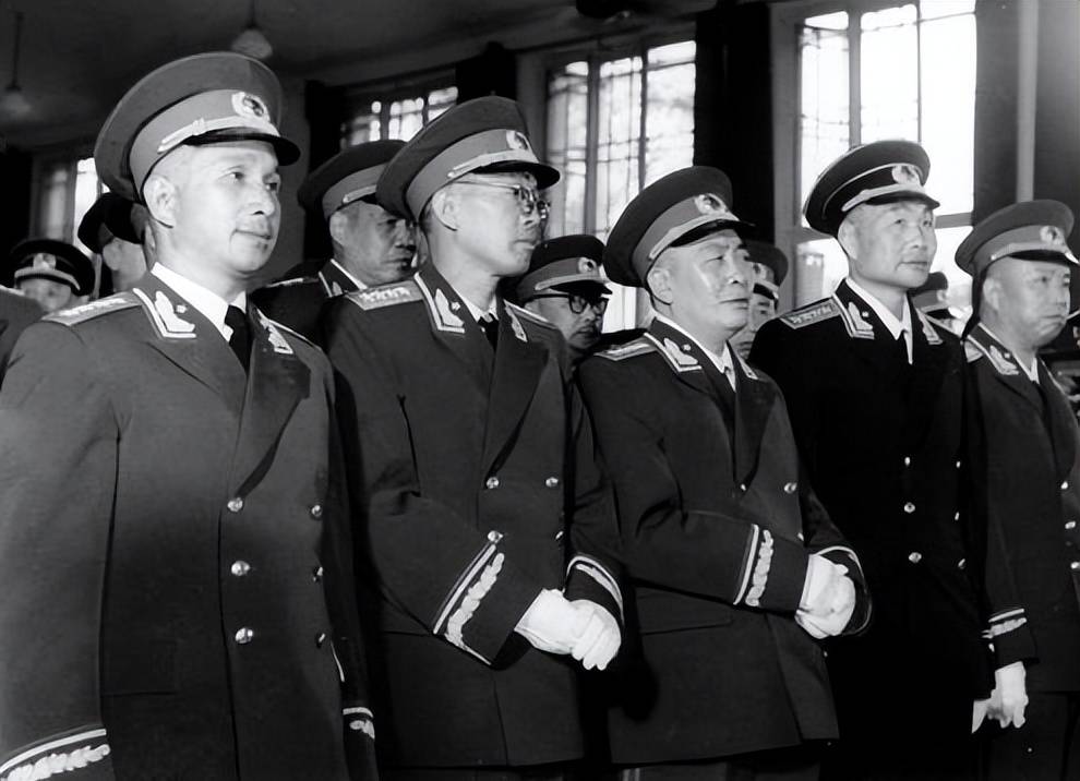 历任三军总司令与副总司令,历史沿革与职责探析,历任三军总司令与副总司令,历史沿革与职责深度解析