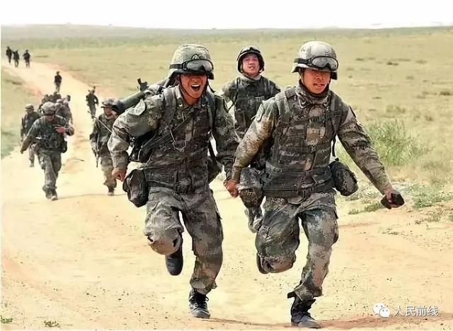 跨越时空的军演,朱日和军演中的红军力量展现,跨越时空的军演,朱日和红军力量的震撼展现