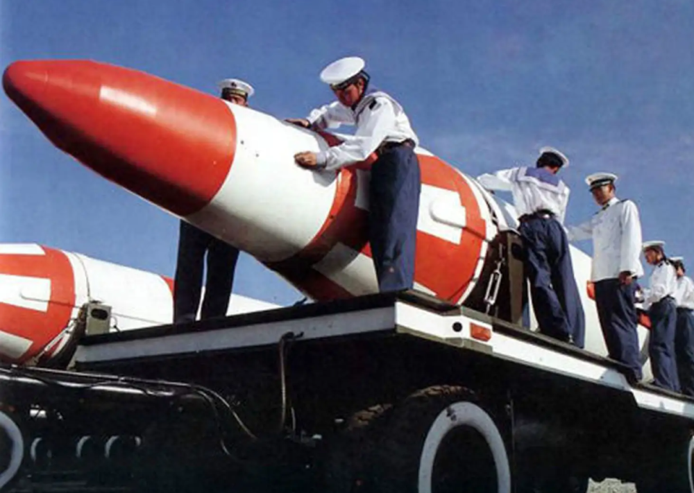 中国导弹发展史图片,回望辉煌历程,展望未来发展,中国导弹发展史回顾,辉煌历程与未来展望的图片展示