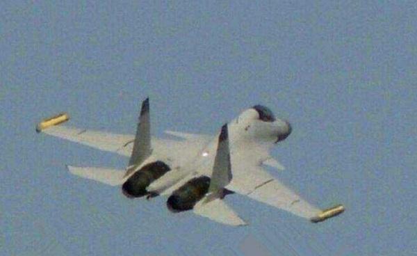 舰载歼-15战斗机,中国海军航空兵力量的璀璨明珠,中国海军航空兵力量璀璨明珠,舰载歼-15战斗机亮相舞台