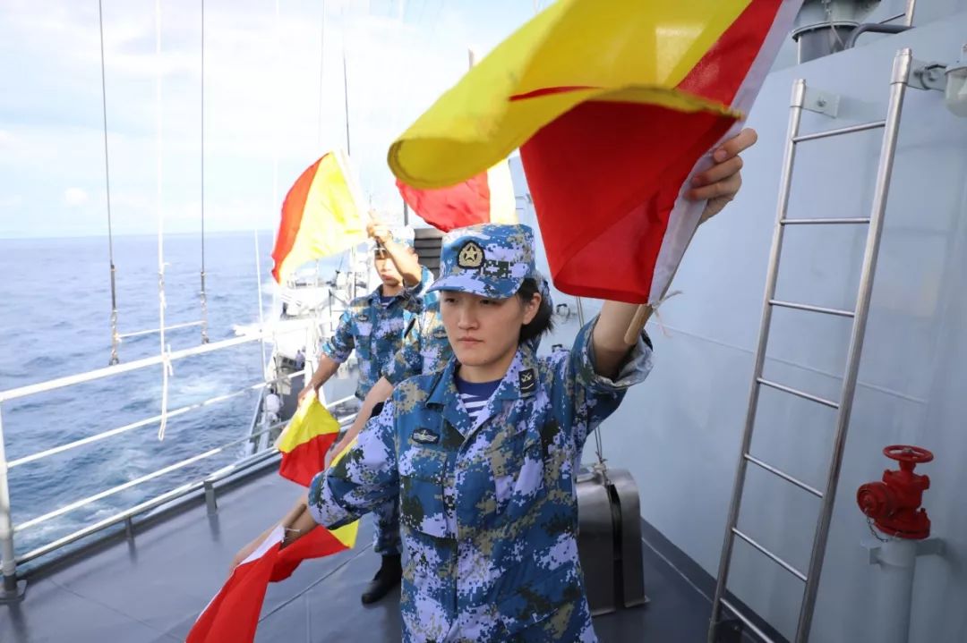 纪念人民海军成立七十周年,向海图强,四级军士长的巾帼风采,纪念海军成立七十周年,四级军士长巾帼风采闪耀海洋强国梦之路