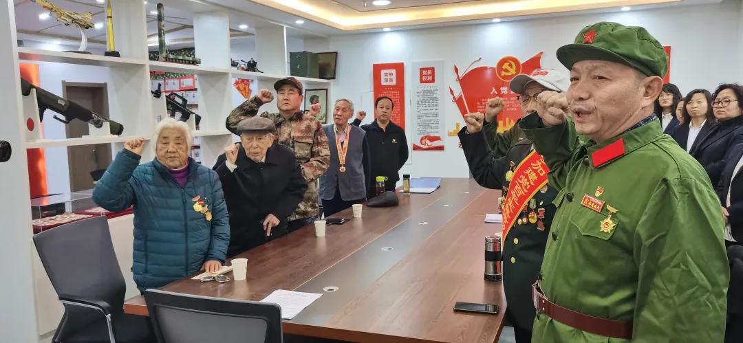 志愿军军歌伴奏曲F调,旋律中的历史与情感,志愿军军歌伴奏曲F调,历史与情感的旋律交织