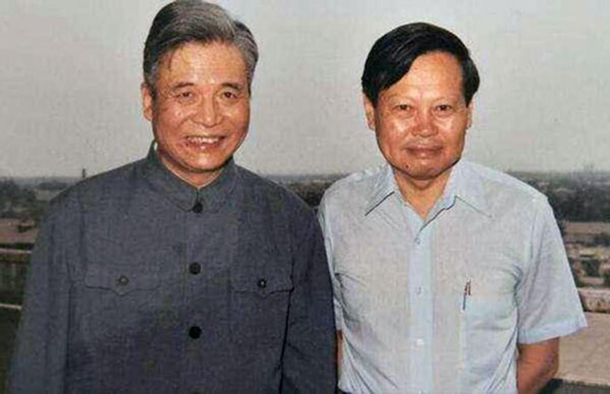 杨振宁与钱学森,两代科学家的学术传承与贡献,杨振宁与钱学森,学术传承与卓越贡献的跨时代科学家