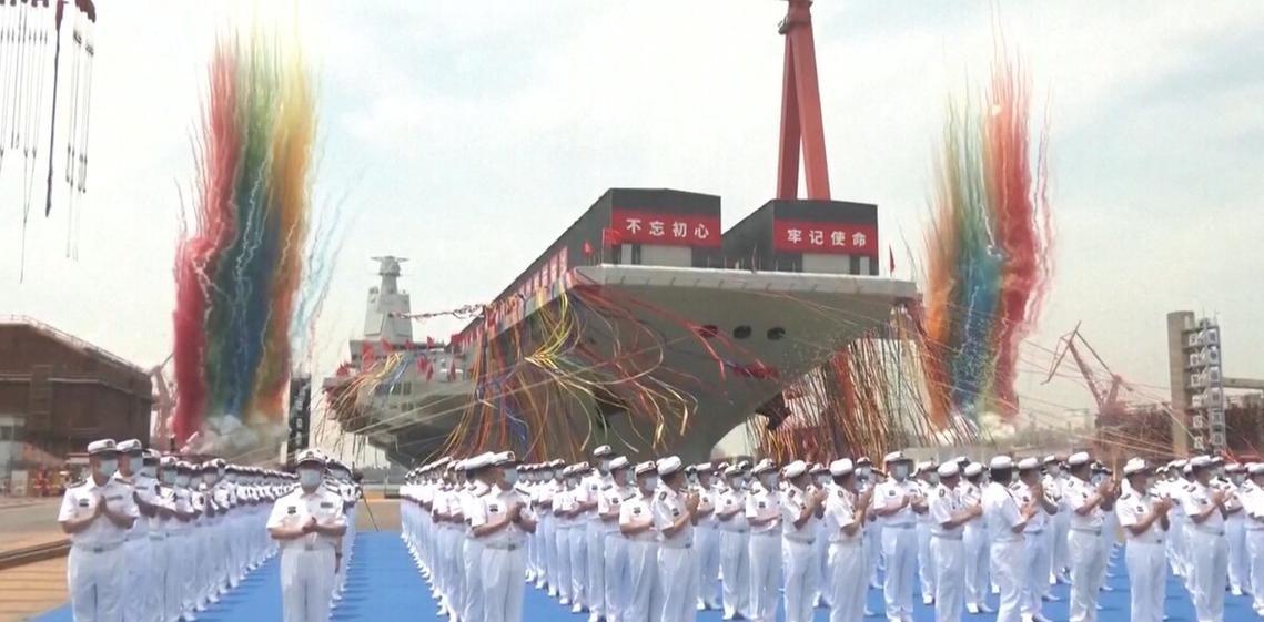 世界上第一艘航母,开创时代的航海巨匠,世界上首艘航母,开创航海时代的巨匠风采