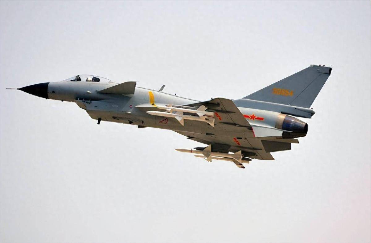 歼16与歼10机动性比较,歼16与歼10机动性对比分析