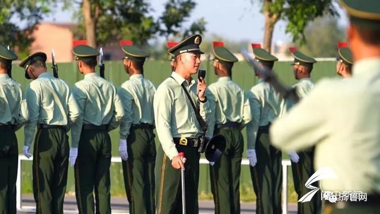 香港警队国庆阅兵,展现力量与荣耀,香港警队国庆阅兵,力量与荣耀的展现