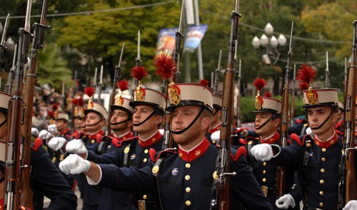 香港警队国庆阅兵,展现力量与荣耀,香港警队国庆阅兵,力量与荣耀的展现