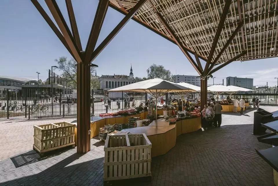 华南海鲜市场老板揭秘,一位商业巨头的传奇故事,华南海鲜市场老板的商业传奇,一位商业巨头的崛起之路