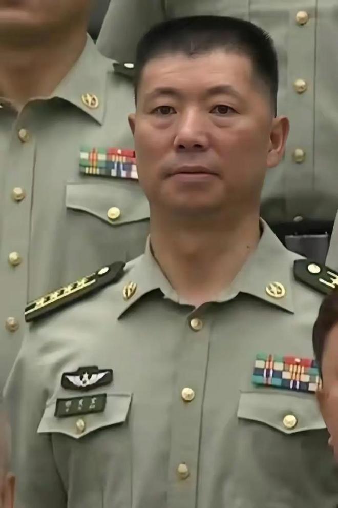 祁发宝勋表高清,英雄形象的塑造与荣誉的象征,祁发宝勋表高清,英雄形象的塑造与荣誉的象征——致敬英雄,传承荣耀