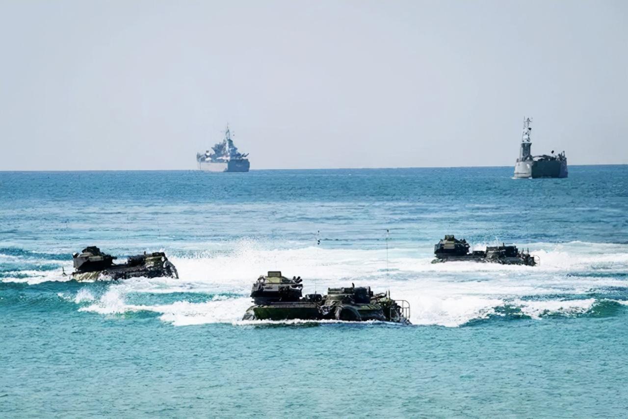 台湾海峡最近的军舰,守护与和平的象征,台湾海峡的守护神,军舰与和平的象征