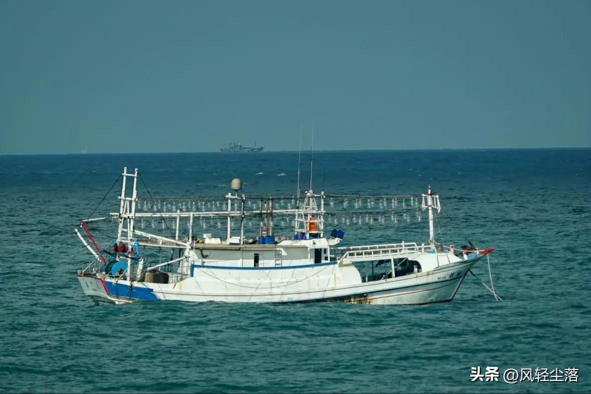 台湾海峡最近的军舰,守护与和平的象征,台湾海峡的守护神,军舰与和平的象征