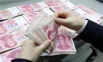 自主择业背景下涨工资风波的探讨,自主择业背景下的涨工资风波深度探讨