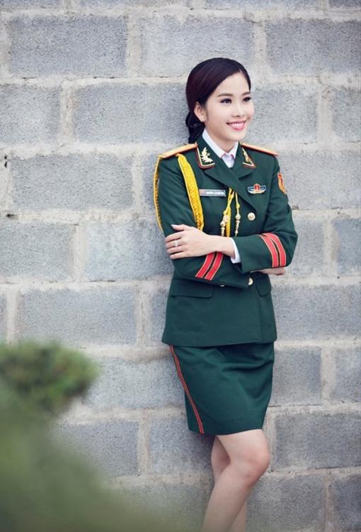 越南女兵服装，传统与现代交融的体现，越南女兵服装，传统与现代交融之美