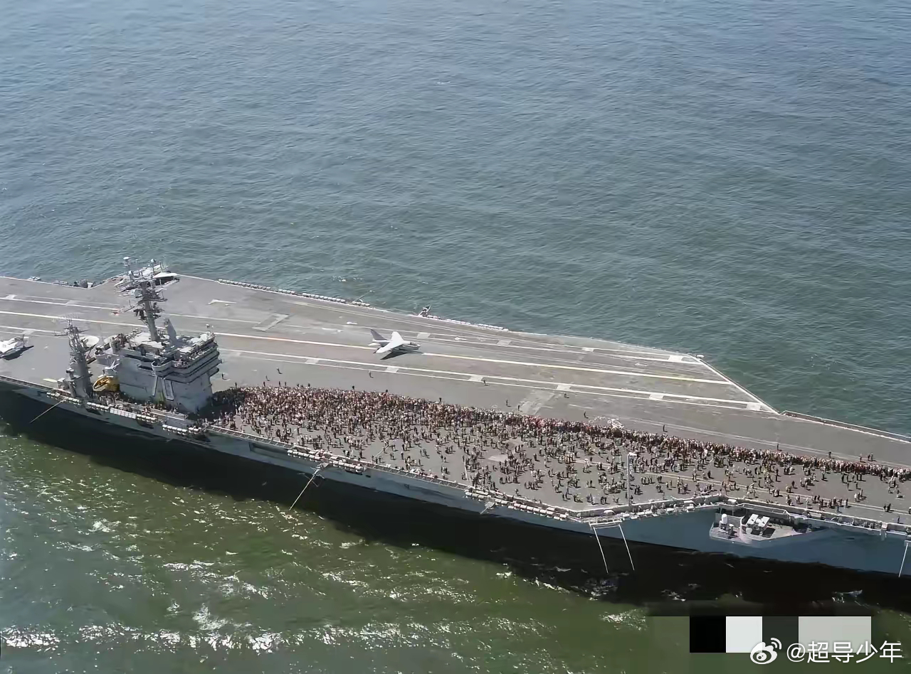 航母的面积有多大?揭秘现代航母的巨大尺度,揭秘现代航母的巨大尺度,航母面积究竟有多大?