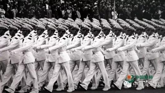 人民海军74周岁