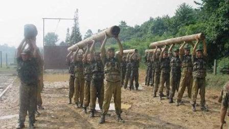 猎人学校的生死考验,猎人学校生死挑战,严苛考验下的生存意志