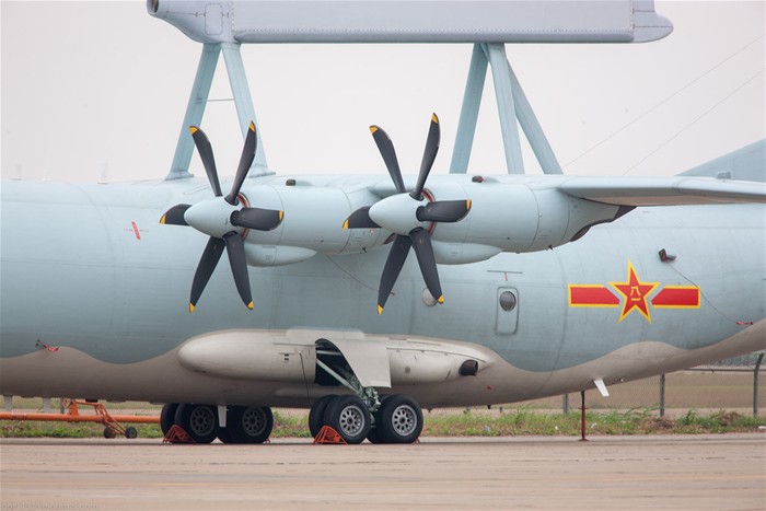 空警200运8,空中卫士的新里程碑,空警200运8,空中卫士的新里程碑,展现空中力量新高度