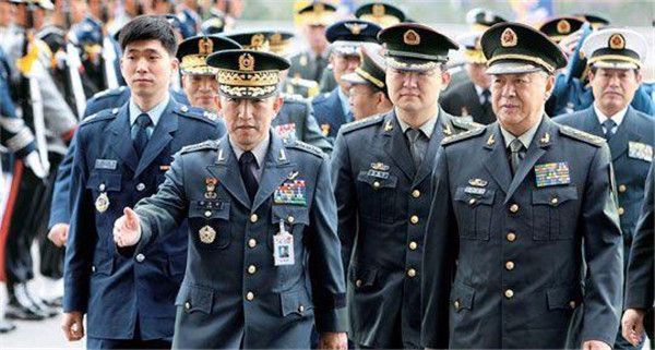 军事顾问,职责与级别的深度解读,军事顾问的职责与级别深度解析