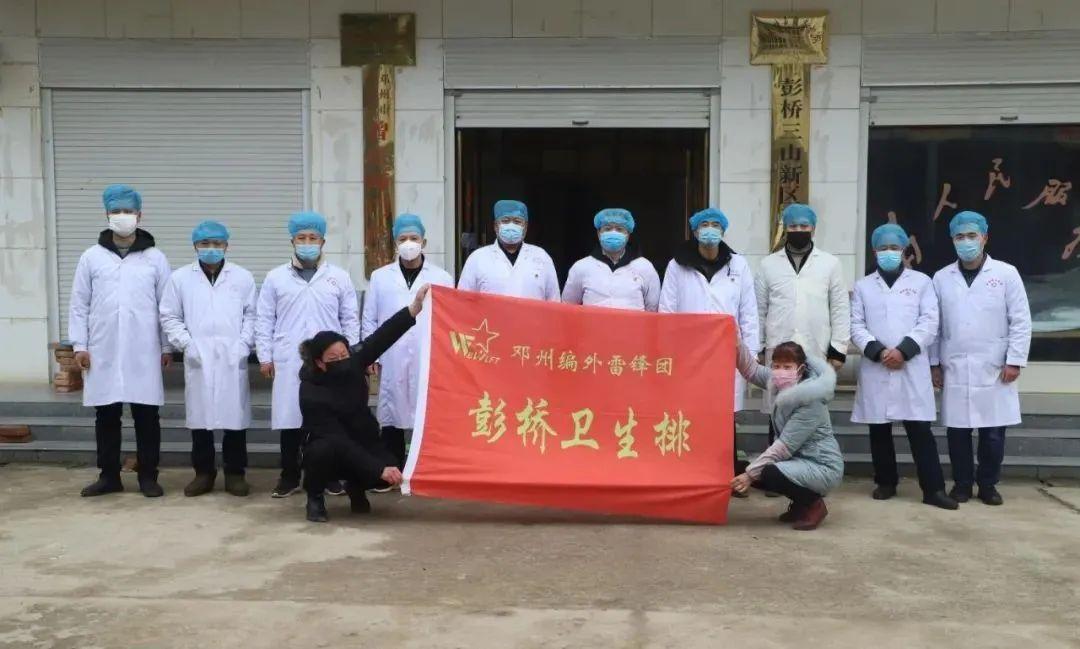 新闻发布会摘口罩,新的社交里程碑,新闻发布会上的口罩摘除,社交里程碑的新进展