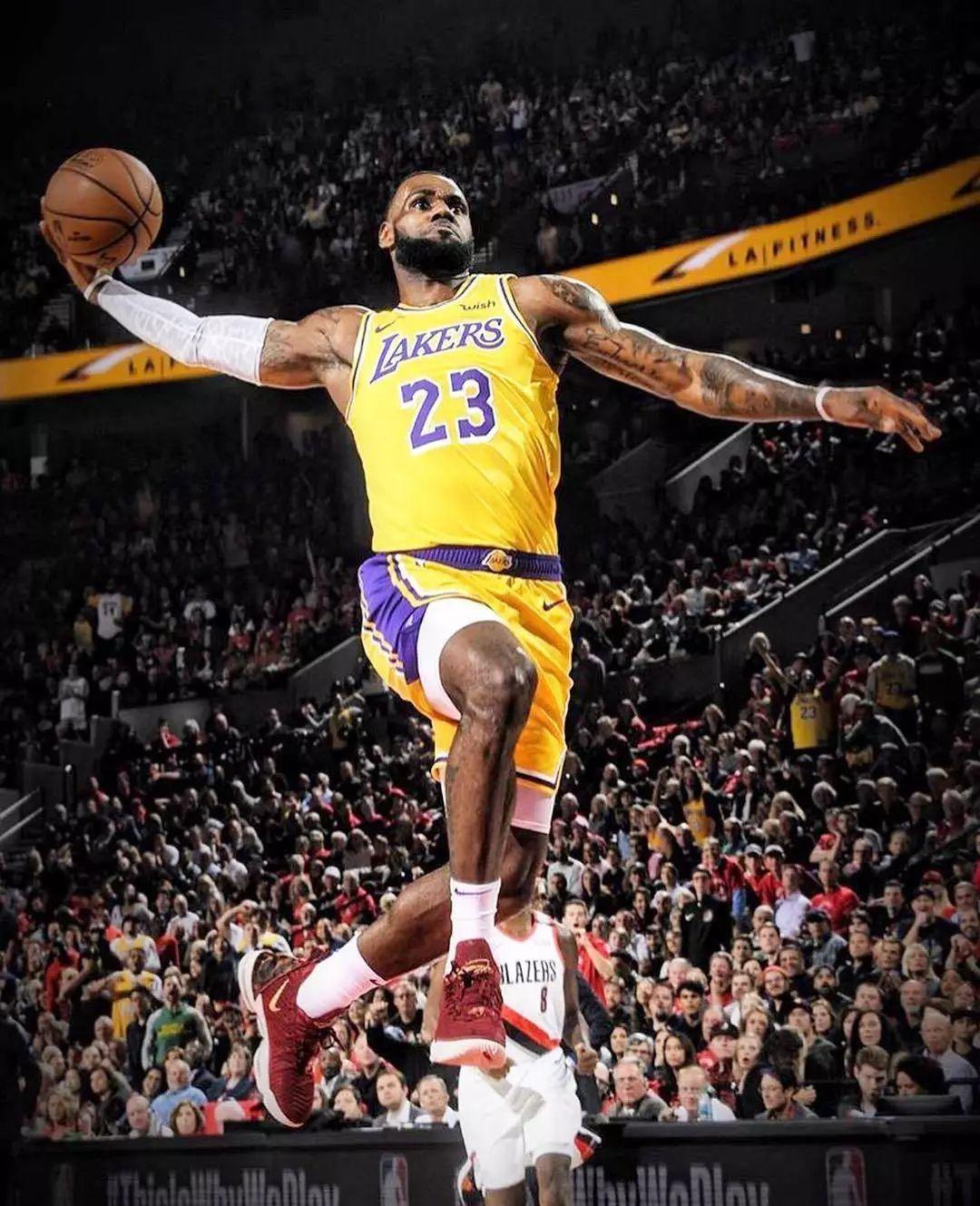 空军一号哪只脚有芯片,深度解析与探讨,空军一号鞋款芯片技术深度解析与探讨,哪只脚拥有芯片?