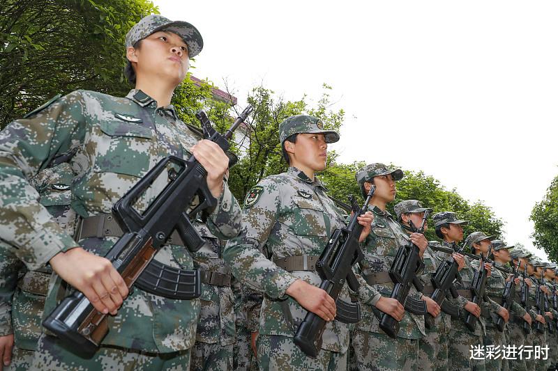 大学生女兵入伍的难度与挑战,女大学生兵入伍的难度与挑战解析