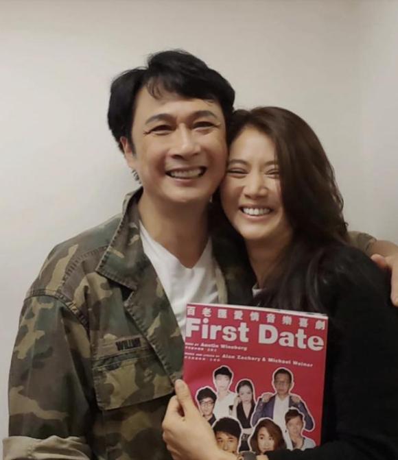 袁咏仪张智霖综艺节目名称揭晓,爱的轨迹中的甜蜜瞬间,袁咏仪张智霖综艺节目曝光,爱的轨迹中的甜蜜瞬间