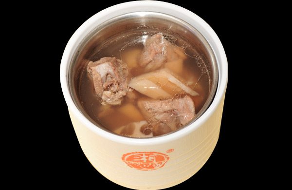 炖排骨汤最忌讳三种调料，揭秘厨房中的禁忌，炖排骨汤的三大禁忌调料，厨房中的秘密禁忌揭秘