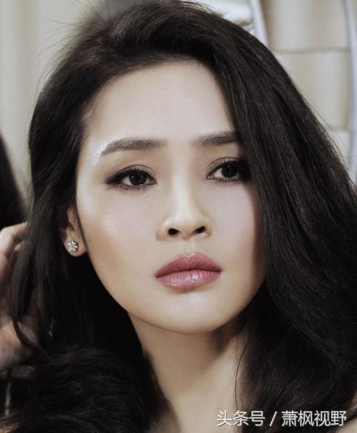 于明加老公胡俊个人资料简介,于明加老公胡俊个人资料简介,揭秘二人的爱情故事