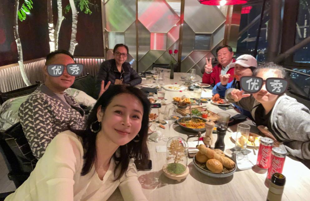 于明加老公胡俊个人资料简介,于明加老公胡俊个人资料简介,揭秘二人的爱情故事