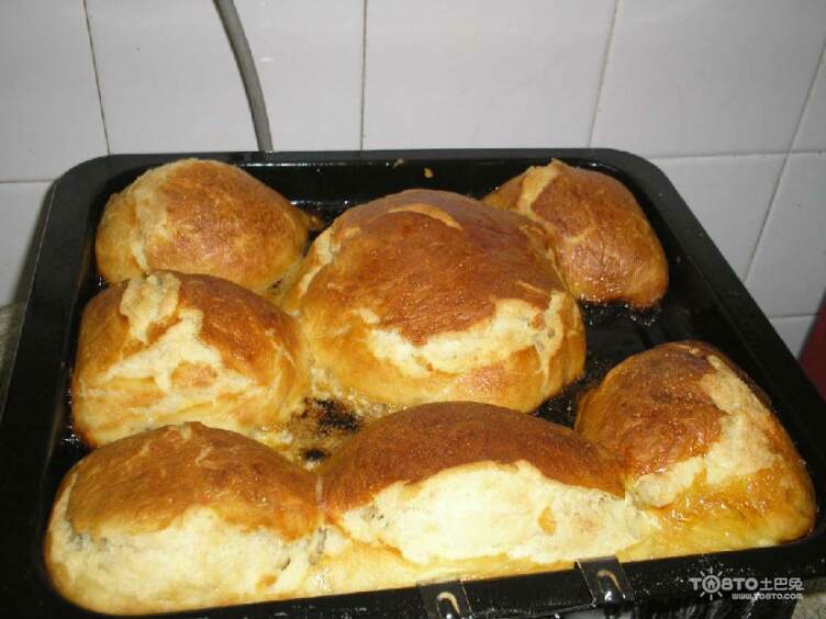 烤面包的做法，用烤箱烘焙美味面包，烤箱烘焙美味面包，烤面包制作教程