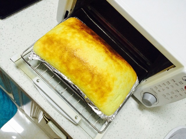 烤箱自制蛋糕的简单做法,烤箱自制美味蛋糕的简易教程