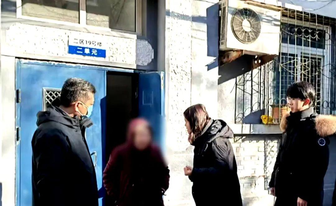 探索附近的人一百米上门，便捷生活的双刃剑，探索附近的人，上门服务的双刃剑