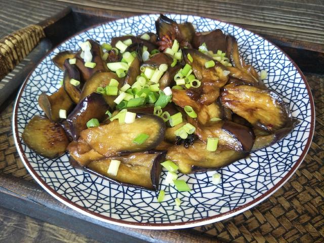 家常美味炒茄子做法详解，家常美味炒茄子制作教程