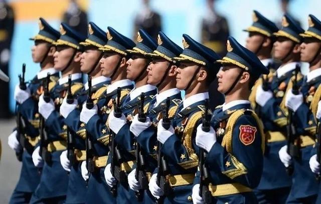 退役仪仗女兵的荣耀与坚韧,退役仪仗女兵的荣耀之路与坚韧精神