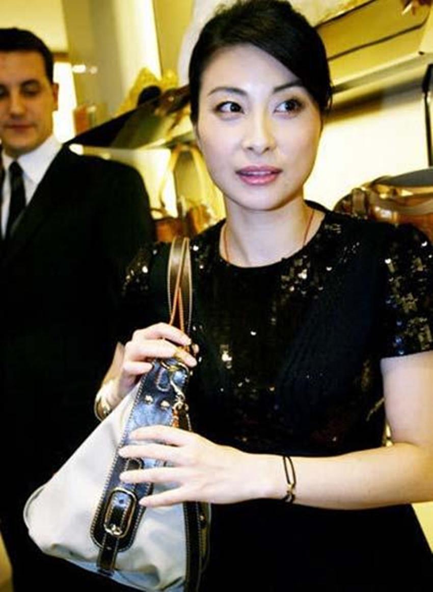 娱乐圈普通人根本进不了——探究娱乐圈门槛与内外因素,娱乐圈的门槛,普通人难以涉足的内外因素探究